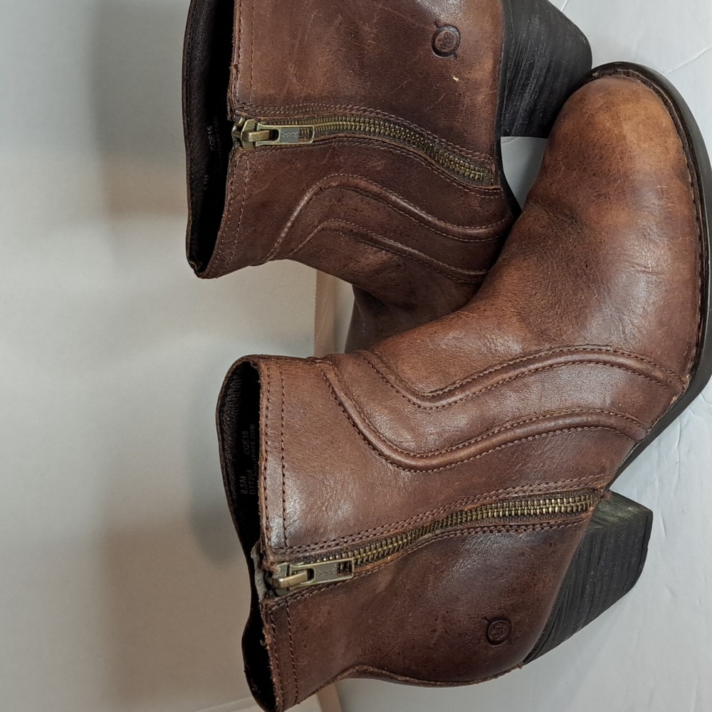 BORN Patent Leather (US ) Size 8.5 Ankle Boots